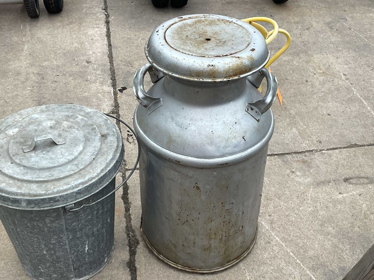 #7018-•-milk-can,-watering-can,-and-galvanized-bucket-(o3)-image-7