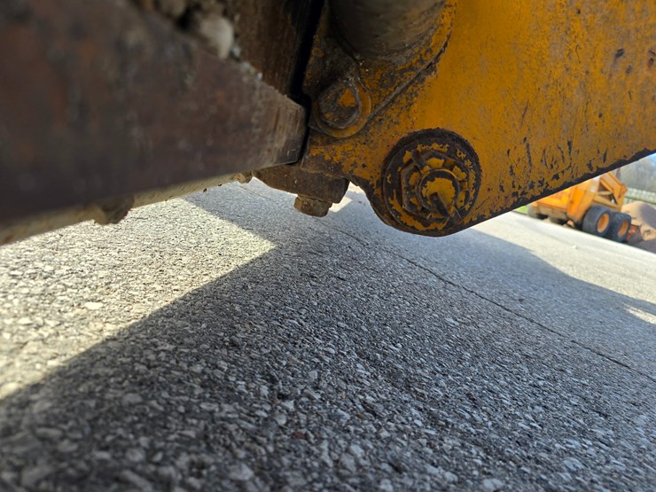 1971-deere-570a-image-51