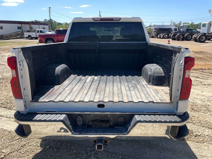 2019-chevrolet-silverado-1500-image-6