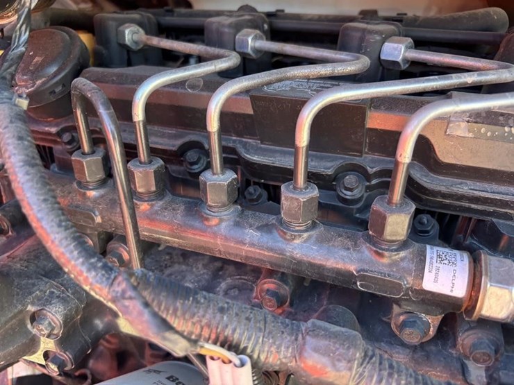 2020-bobcat-s550-image-41