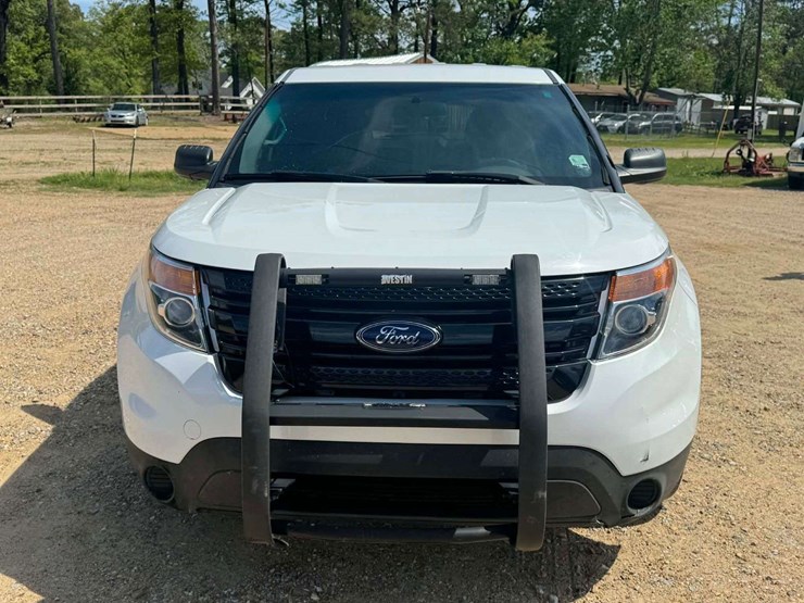 2015-ford-explorer-image-10