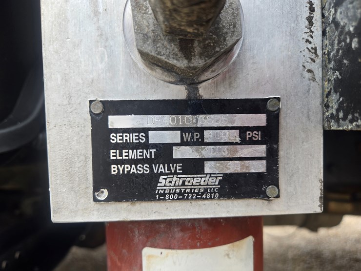 2010-freightliner-m2-106-image-77