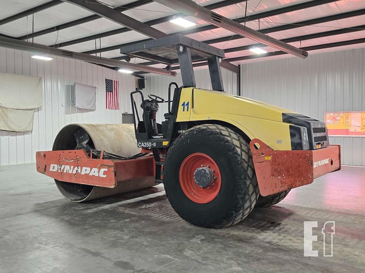 2011-dynapac-ca250d-ii-image-4