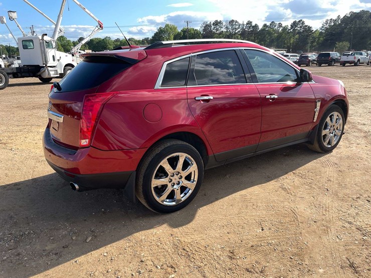 2011-cadillac-srx-image-3