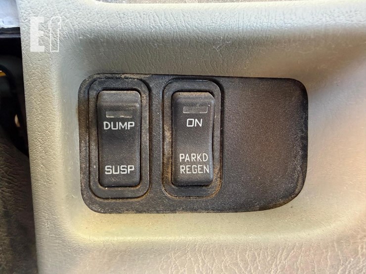 2016-international-durastar-4400-image-18