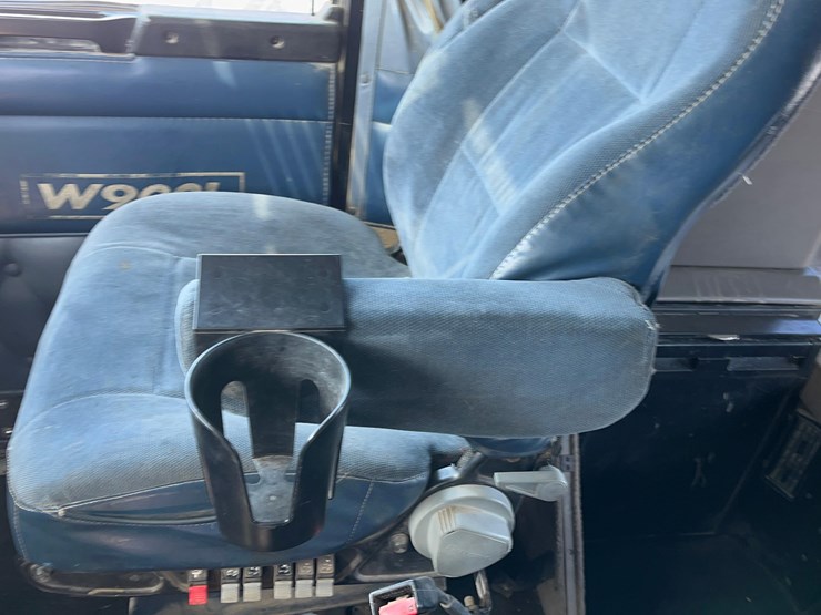 2004-kenworth-w900-image-86