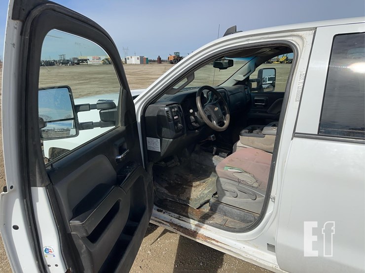 2015-chevrolet-3500-image-8