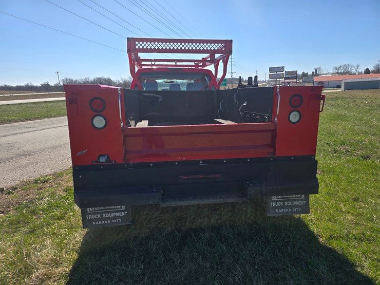 2016-ford-f550-image-9