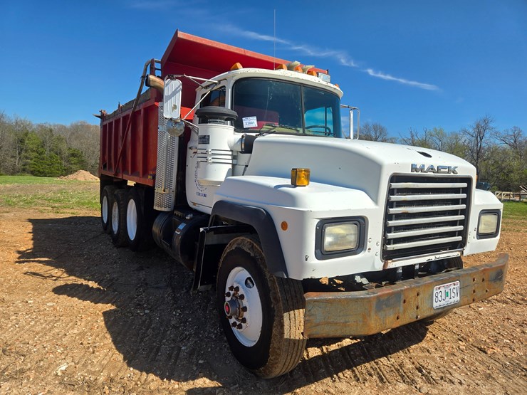 1994-mack-rd690s-image-25