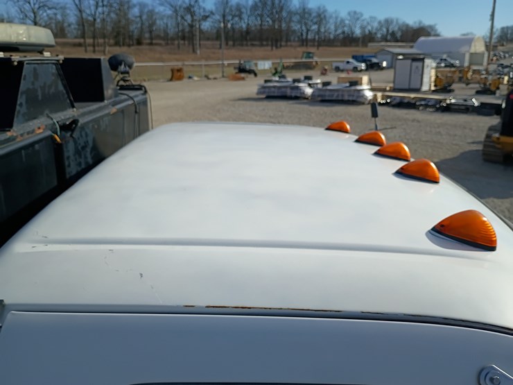 2005-ford-f750-image-102