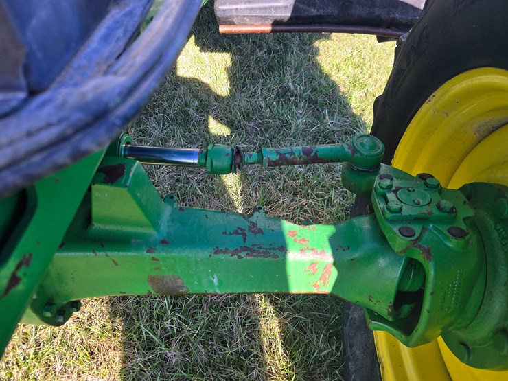 2016-john-deere-6110m-image-28