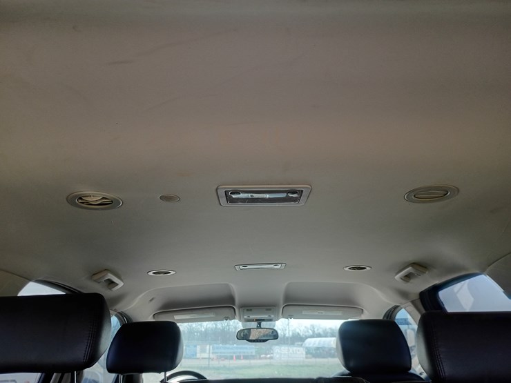 2010-chevrolet-tahoe-image-68