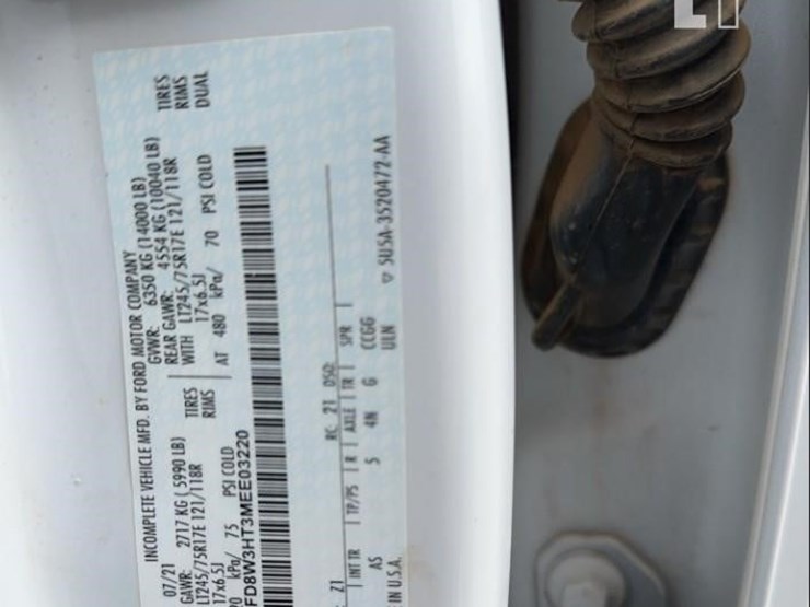 2021-ford-f350-xl-image-17