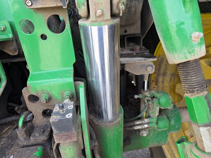 john-deere-6125r-image-36