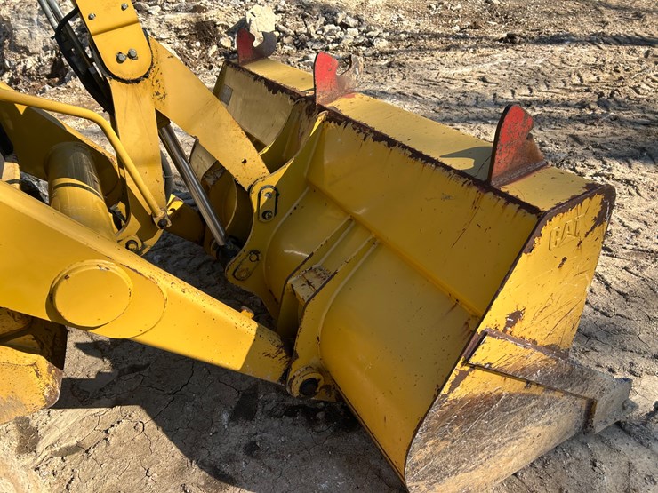 2005-caterpillar-420d-image-33