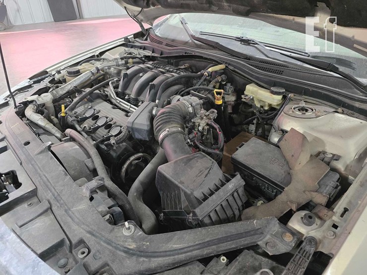 2010-ford-fusion-image-17