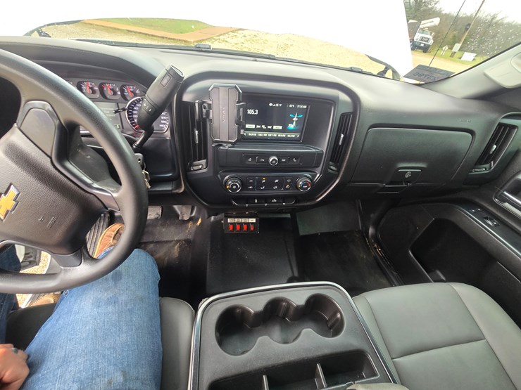 2019-chevrolet-silverado-2500-image-44