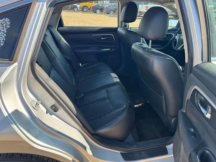 2018-nissan-altima-sl-4-door-sedan-(193,505-miles)-image-16