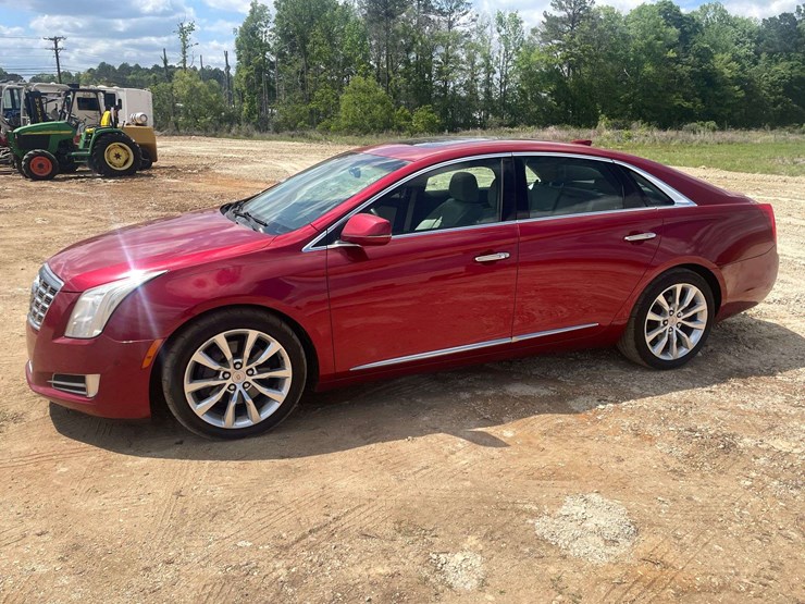 2015-cadillac-xts-4-door-sedan-(144,760-miles)-image-1