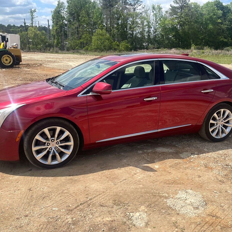 2015 Cadillac XTS 4 Door Sedan (144,760 Miles)