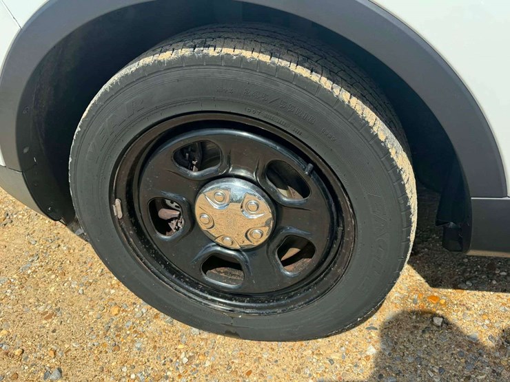 2015-ford-explorer-image-23