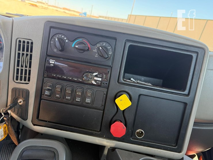 2017-international-transtar-8600-image-13