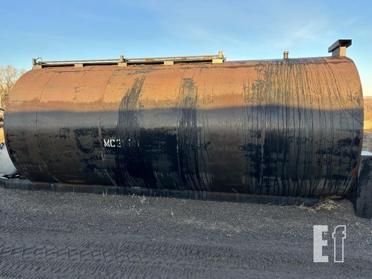 10,000-gallon-tar-tank-w/-200-gallon-propane-tank-2458-image-5