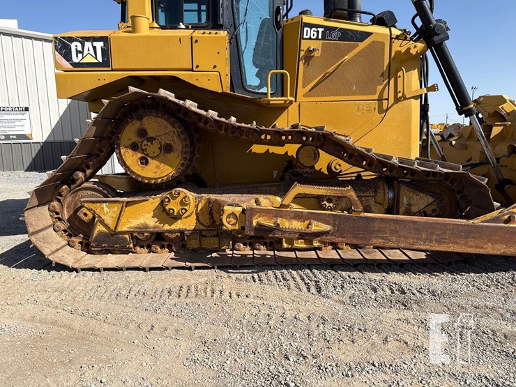 2016-caterpillar-d6t-lgp-image-38