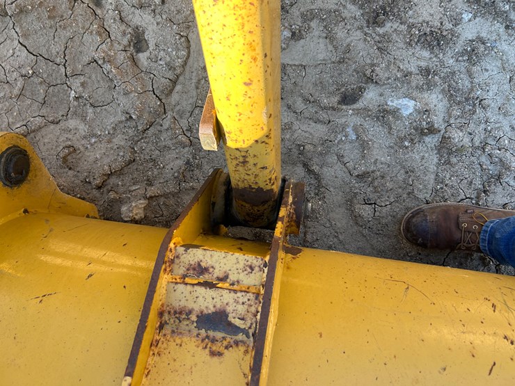 2005-caterpillar-420d-image-12