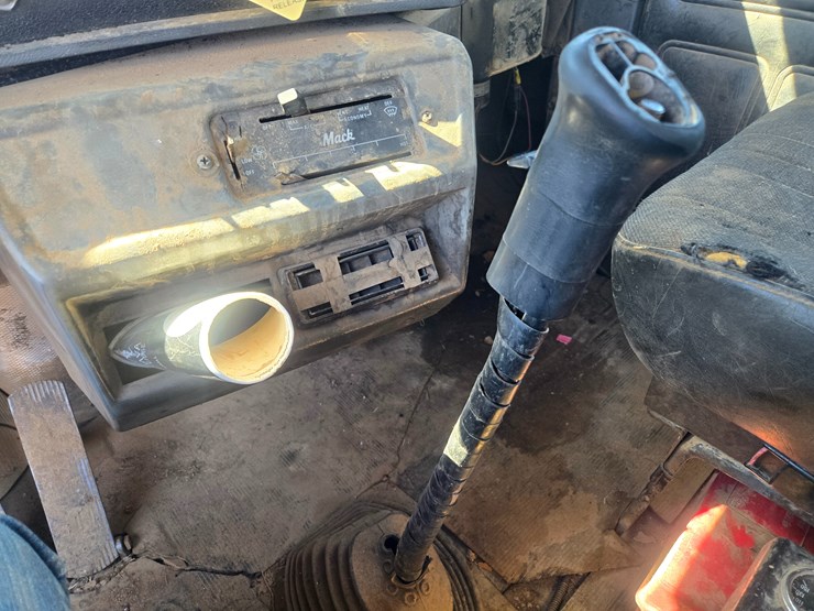 1998-mack-rd688s-image-78