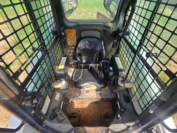 2010-bobcat-t650-image-27