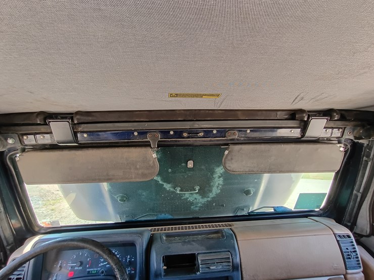 1997-jeep-wrangler-image-55