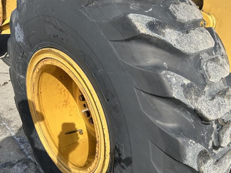 2000-caterpillar-938g-image-16