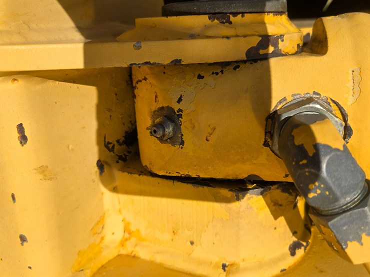 1998-deere-650g-image-85