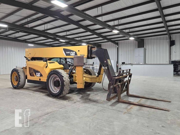 2013-caterpillar-tl943c-image-2