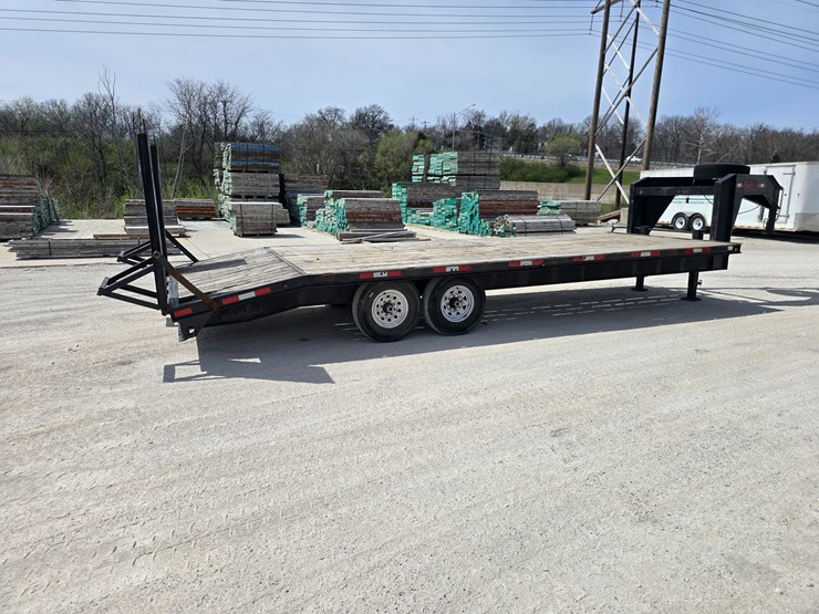#22628-•-2005-bales-gooseneck-trailer-image-14