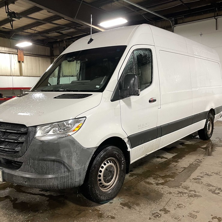 #1450 • 2019 Mercedes Sprinter Van (Has WI Title) (OF)