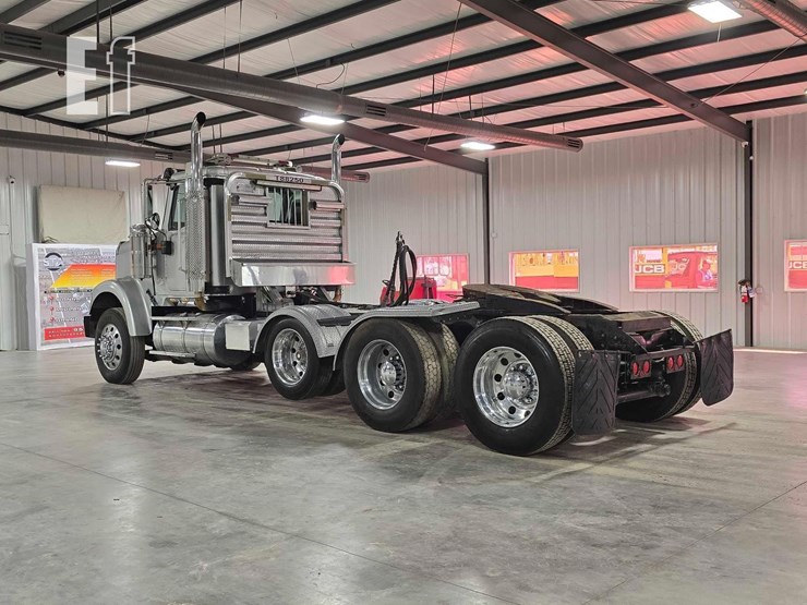 2004-international-paystar-5900-image-4