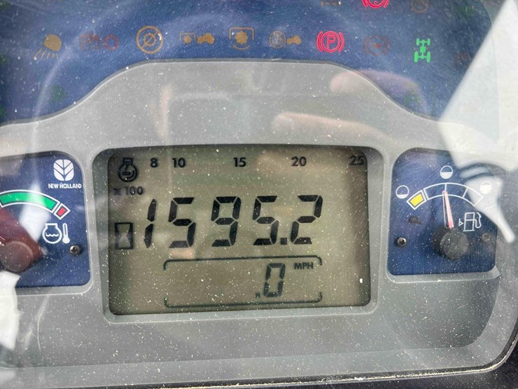 new-holland-tn70da-image-39