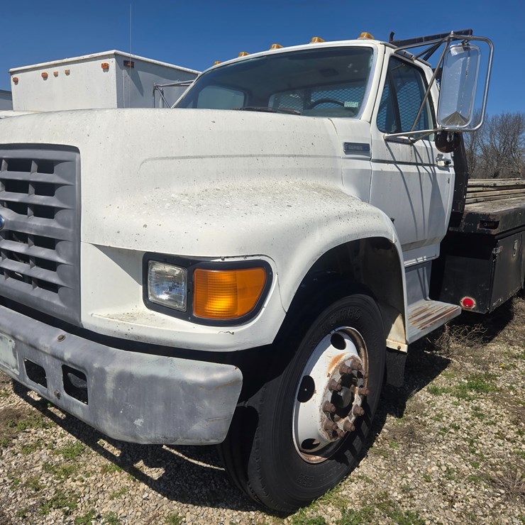 1997 FORD F700