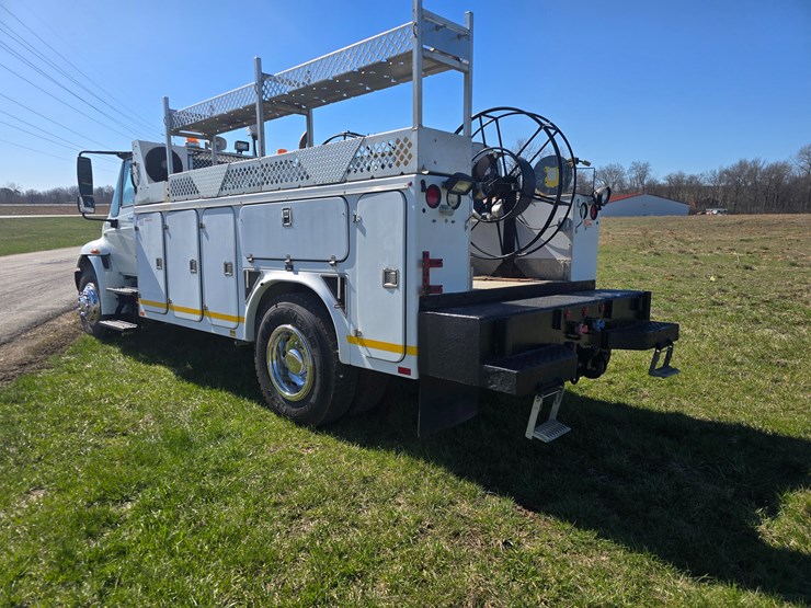 2008-international-durastar-4300-image-9