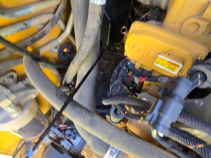 2018-caterpillar-299d2-image-28