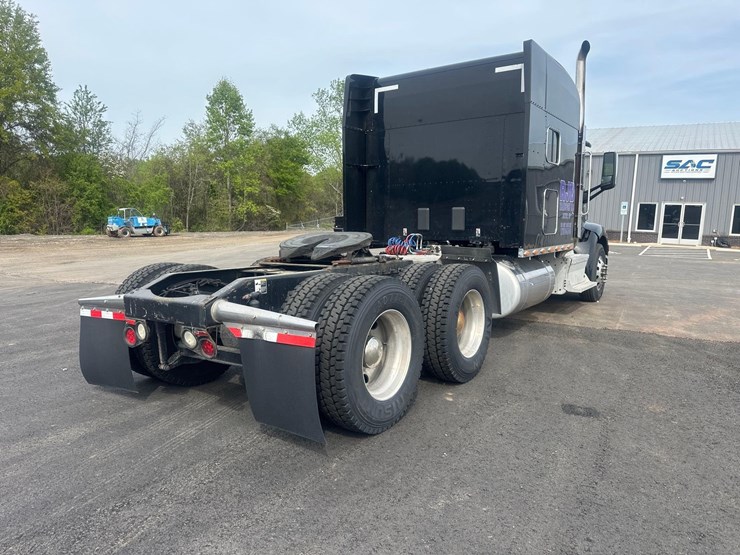 2016-peterbilt-579-image-8