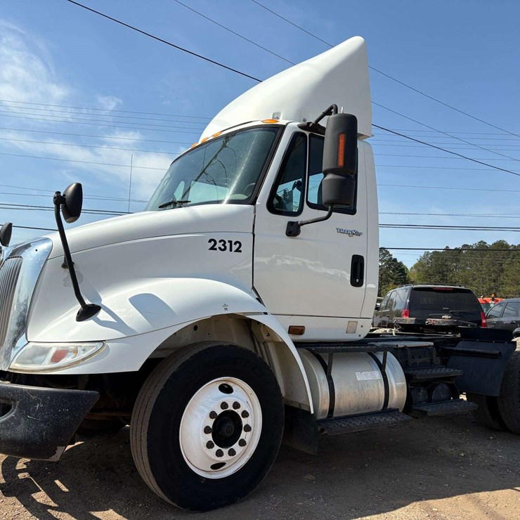 2010 INTERNATIONAL 8600