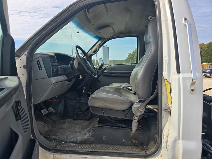 2004-ford-f650-image-65