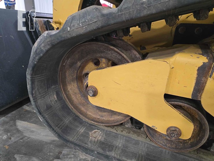 2022-caterpillar-289d3-image-27