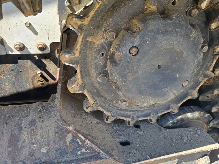 2020-bobcat-t770-image-24