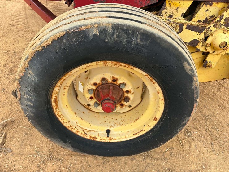 new-holland-326-image-30