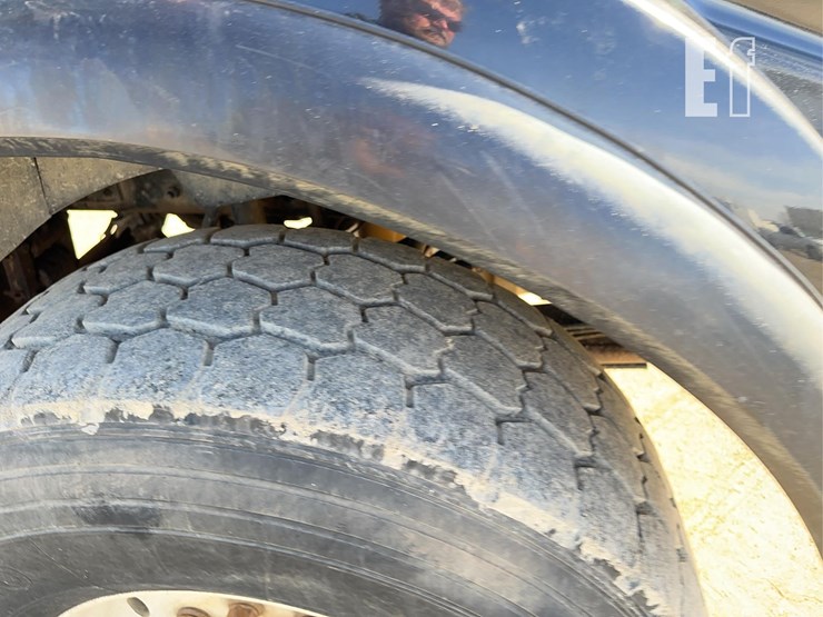 2005-kenworth-t800-image-23