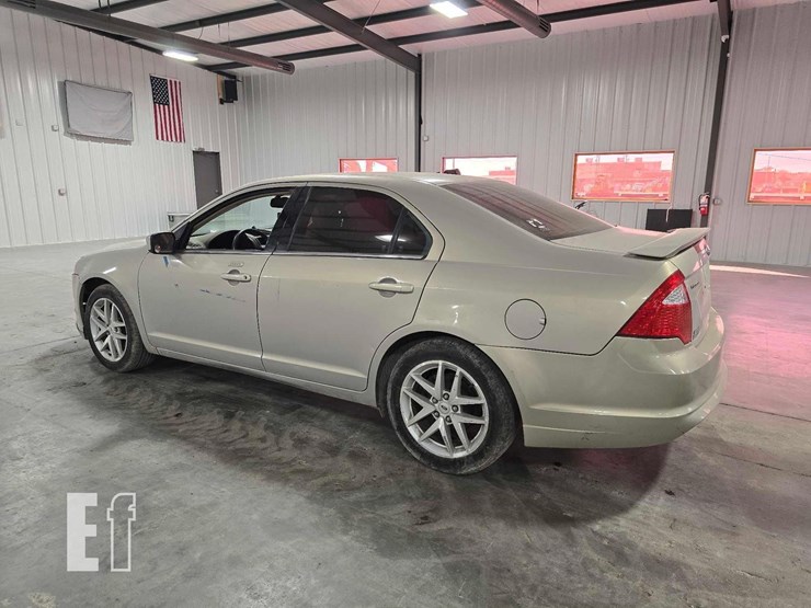 2010-ford-fusion-image-4